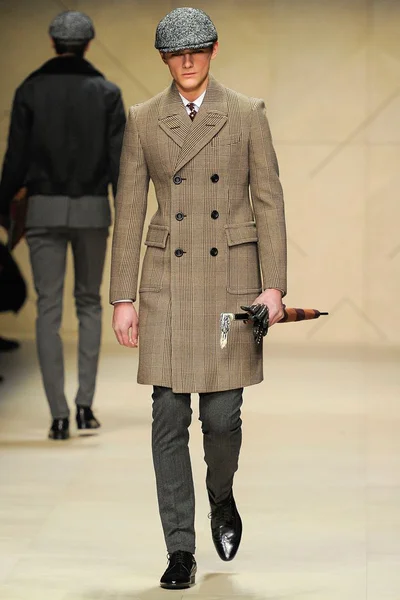 Look 10